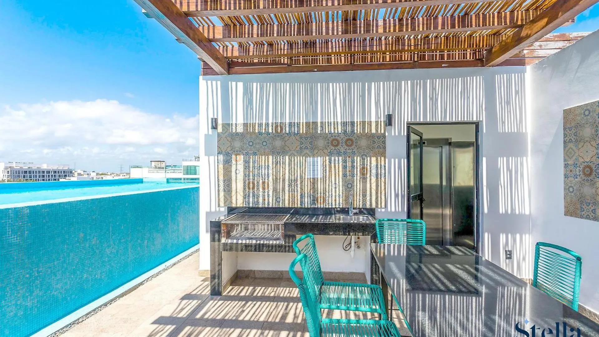 Condos With Roof Pool Half Block To 5Th Ave Playa del Carmen Holiday home