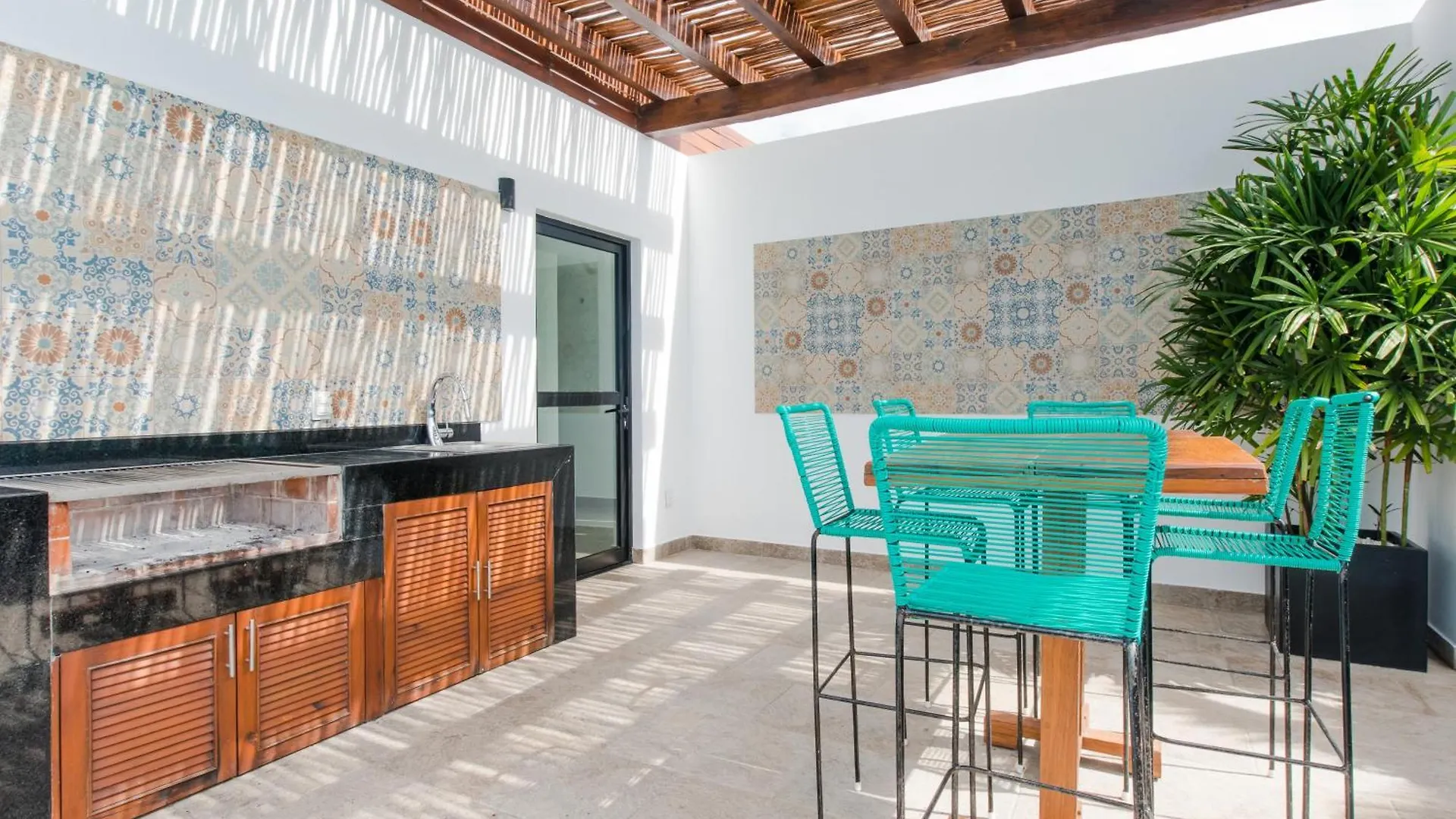 Condos With Roof Pool Half Block To 5Th Ave Playa del Carmen Holiday home